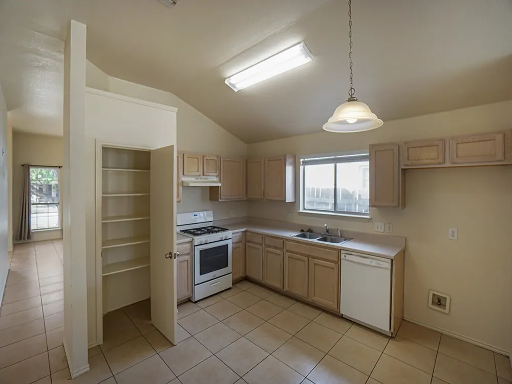 121 Shenandoah Trail Elgin, TX 78621