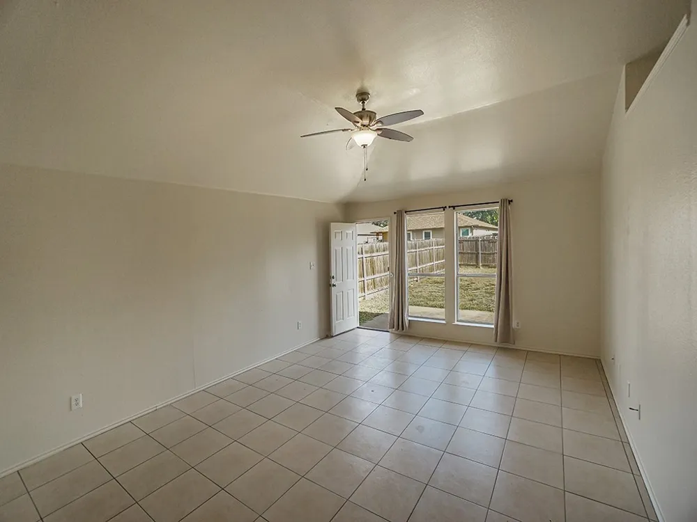 121 Shenandoah Trail Elgin, TX 78621