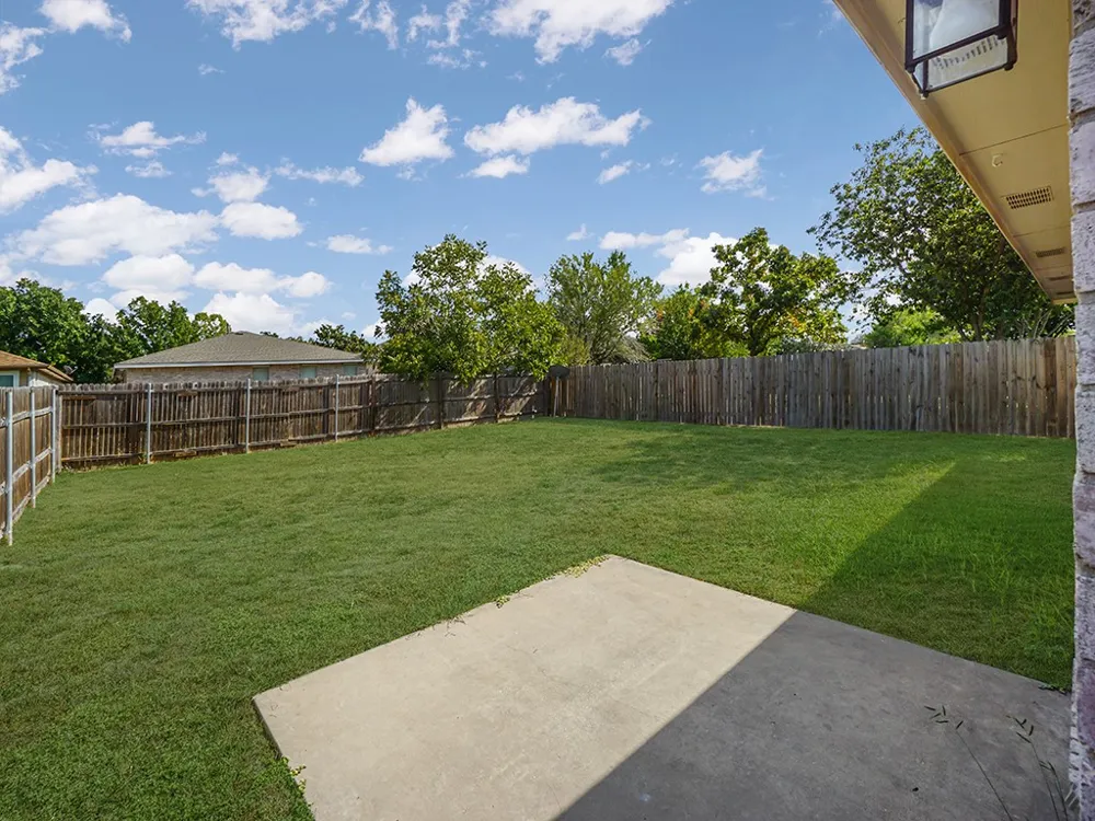121 Shenandoah Trail Elgin, TX 78621