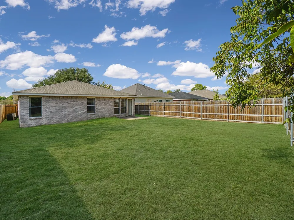 121 Shenandoah Trail Elgin, TX 78621