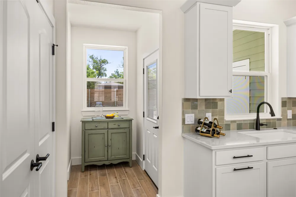 802 S Creek Street #103 Fredericksburg, TX 78624