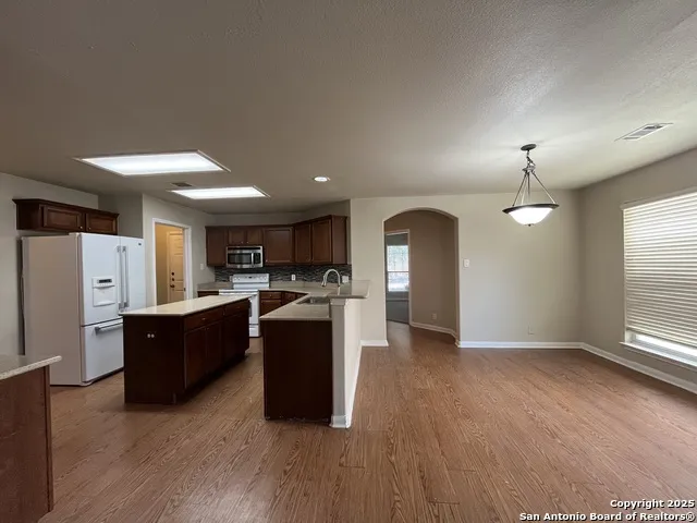 112 HAPPY TRL Cibolo, TX 78108