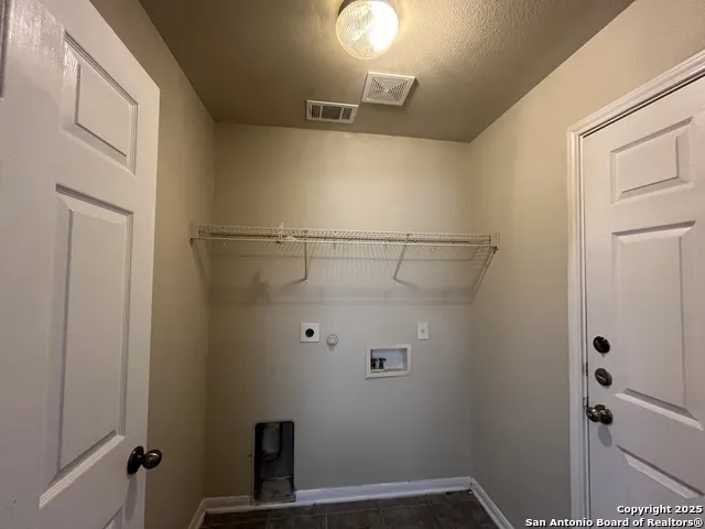 112 HAPPY TRL Cibolo, TX 78108