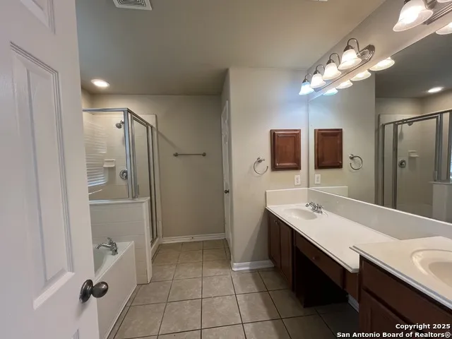 112 HAPPY TRL Cibolo, TX 78108