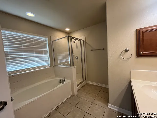 112 HAPPY TRL Cibolo, TX 78108