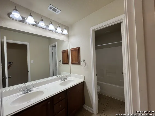 112 HAPPY TRL Cibolo, TX 78108