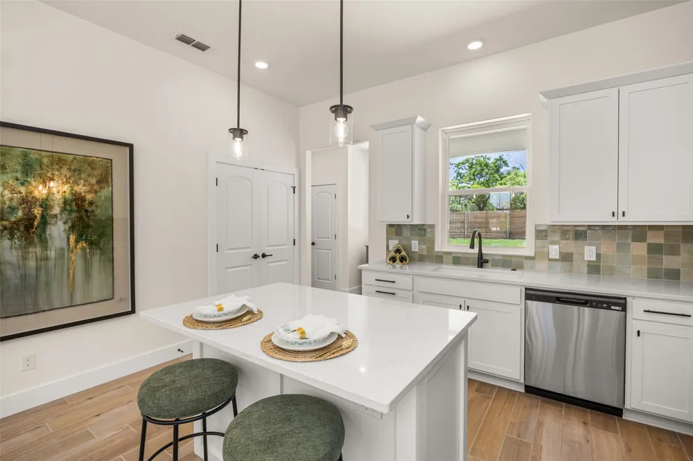 802 S Creek Street #101 Fredericksburg, TX 78624