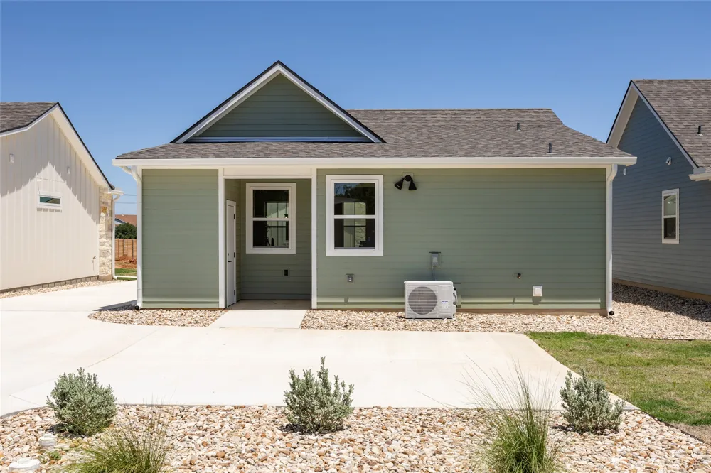802 S Creek Street #101 Fredericksburg, TX 78624