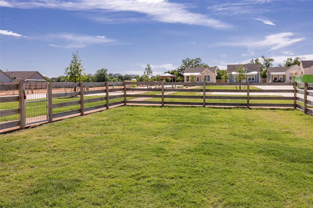 802 S Creek Street #101 Fredericksburg, TX 78624