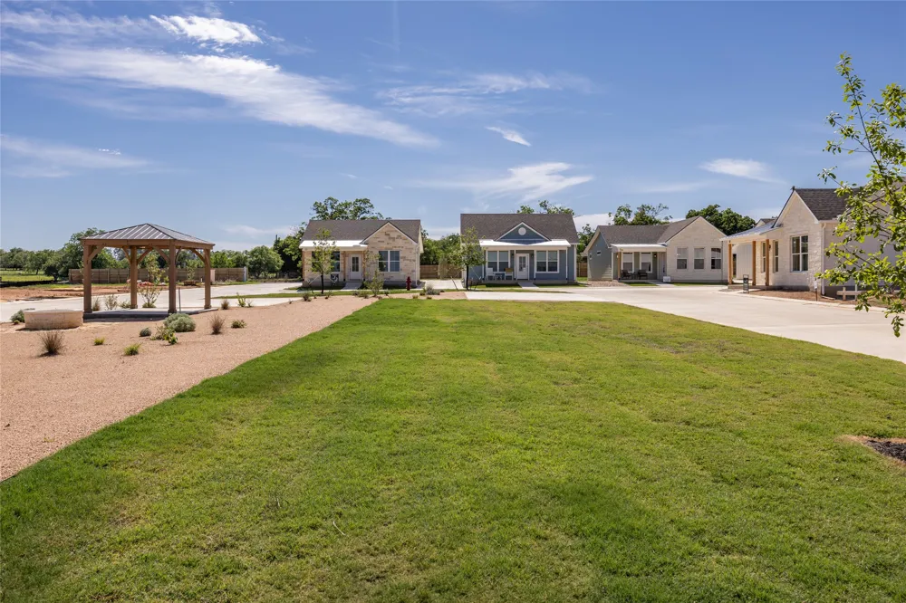 802 S Creek Street #101 Fredericksburg, TX 78624