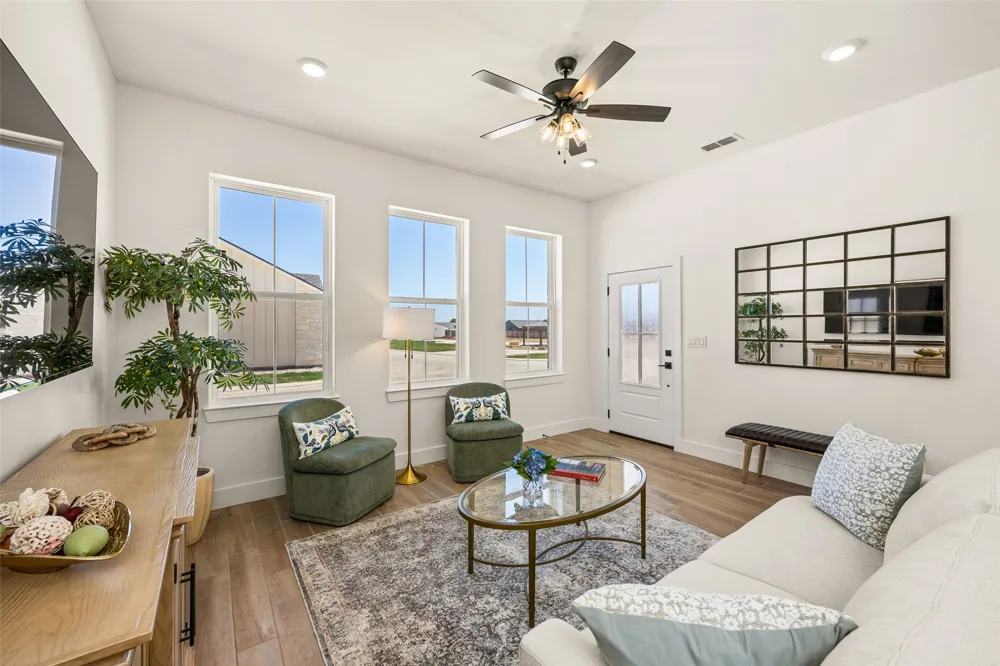 802 S Creek Street #101 Fredericksburg, TX 78624