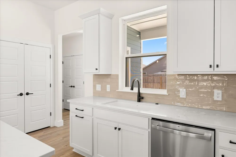 802 S Creek Street #101 Fredericksburg, TX 78624