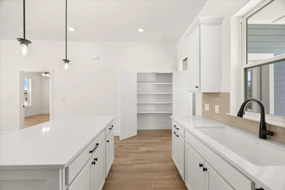 802 S Creek Street #101 Fredericksburg, TX 78624