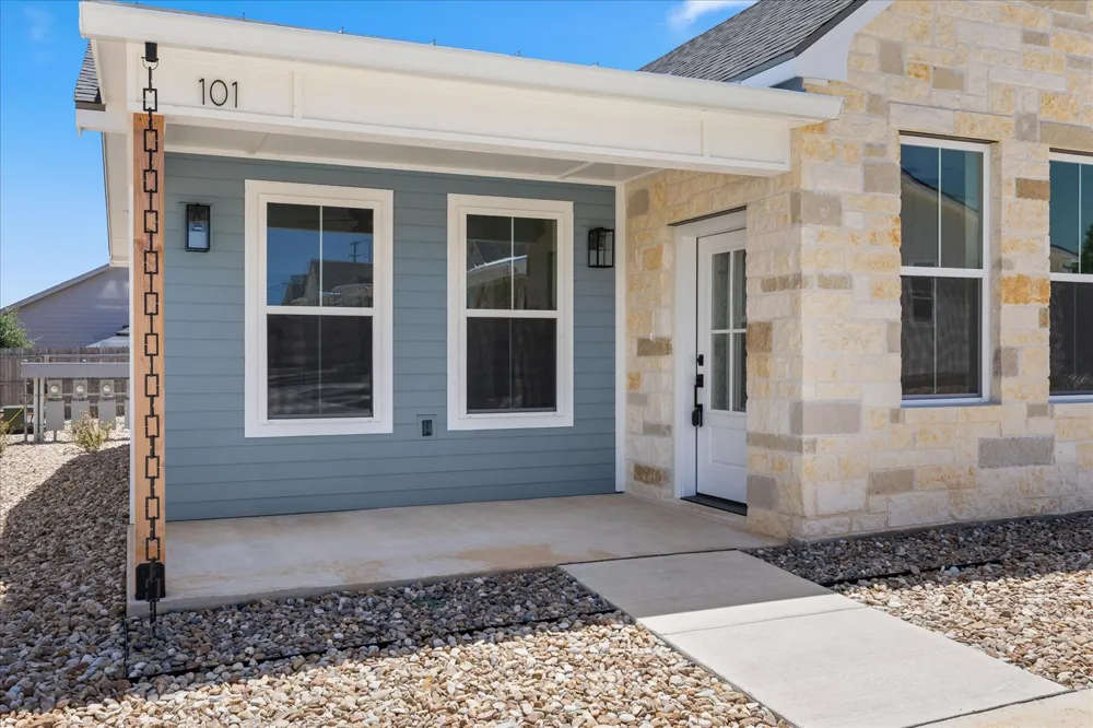 802 S Creek Street #101 Fredericksburg, TX 78624