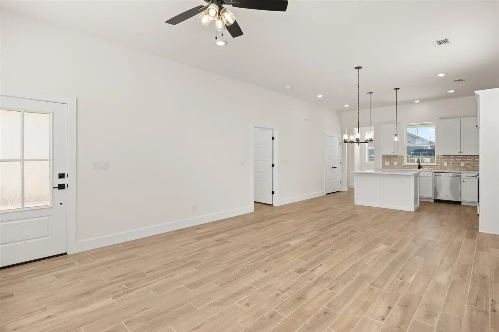 802 S Creek Street #101 Fredericksburg, TX 78624