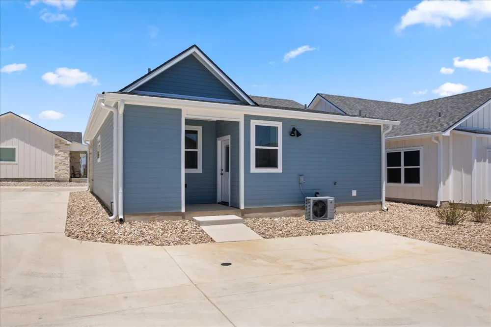 802 S Creek Street #101 Fredericksburg, TX 78624
