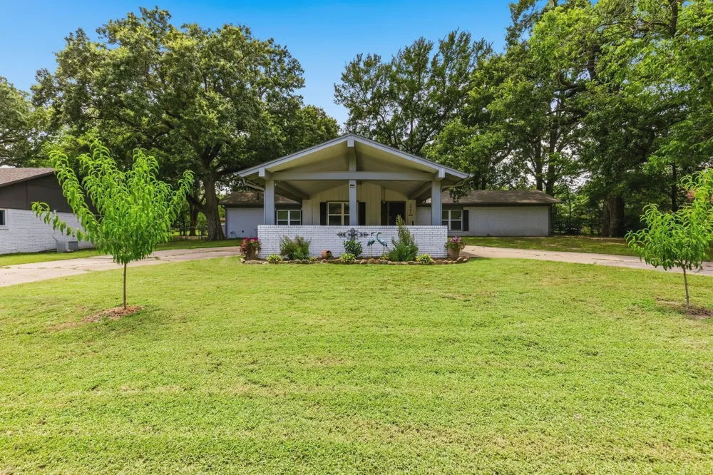3007 Tanglewood Drive Commerce, TX 75428