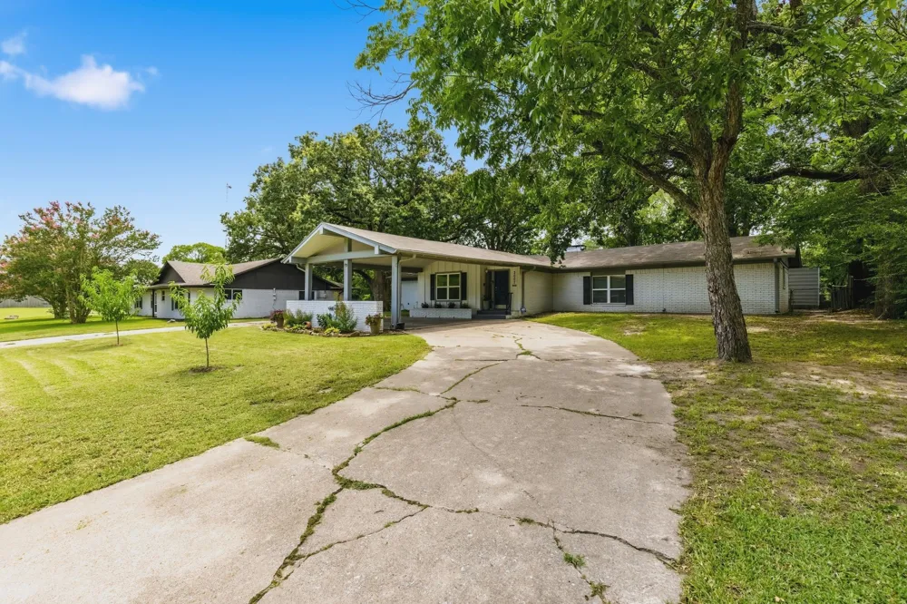 3007 Tanglewood Drive Commerce, TX 75428
