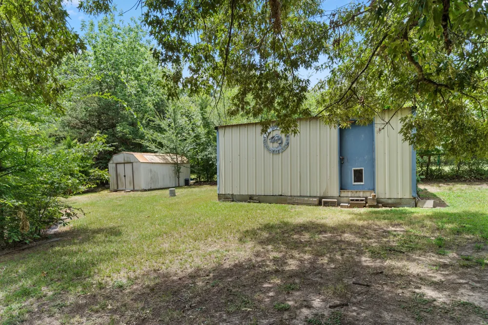1282 Rs County Road 3325 Emory, TX 75440