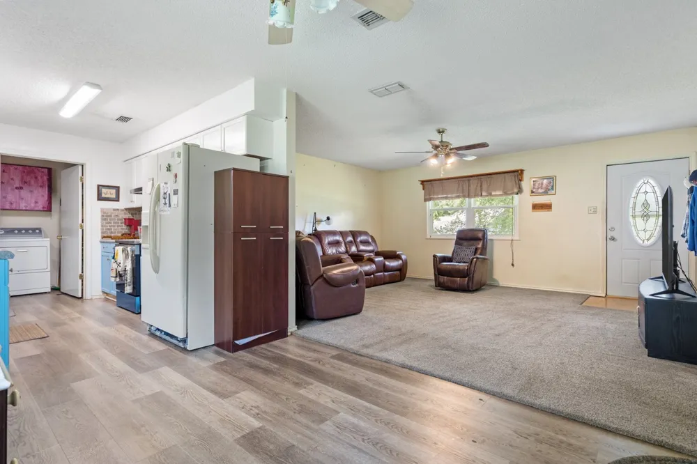 1282 Rs County Road 3325 Emory, TX 75440