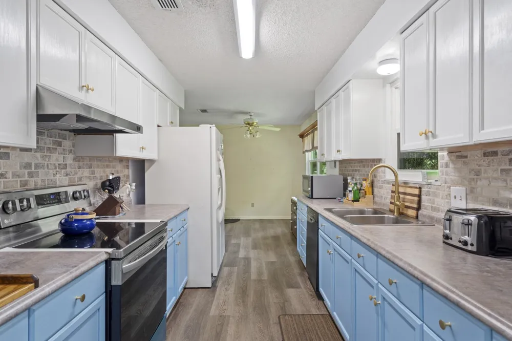 1282 Rs County Road 3325 Emory, TX 75440