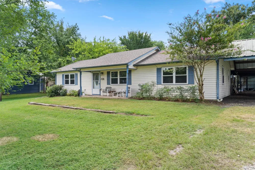 1282 Rs County Road 3325 Emory, TX 75440