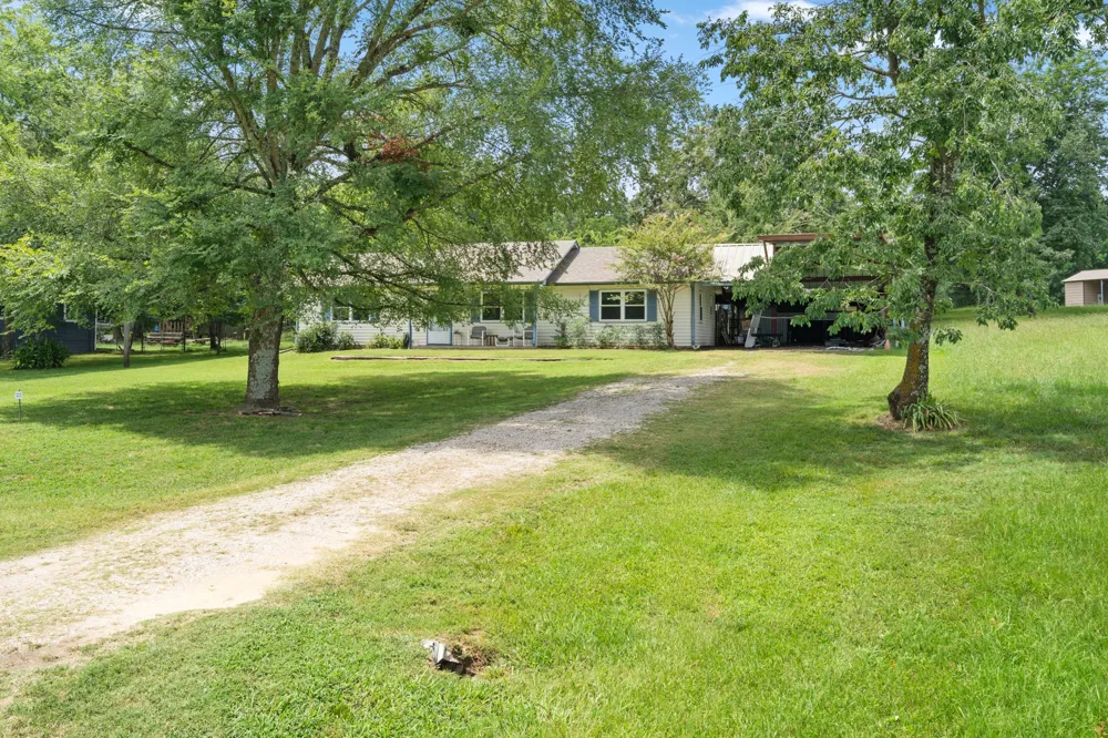 1282 Rs County Road 3325 Emory, TX 75440