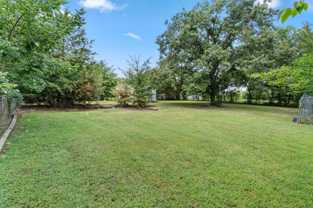1282 Rs County Road 3325 Emory, TX 75440
