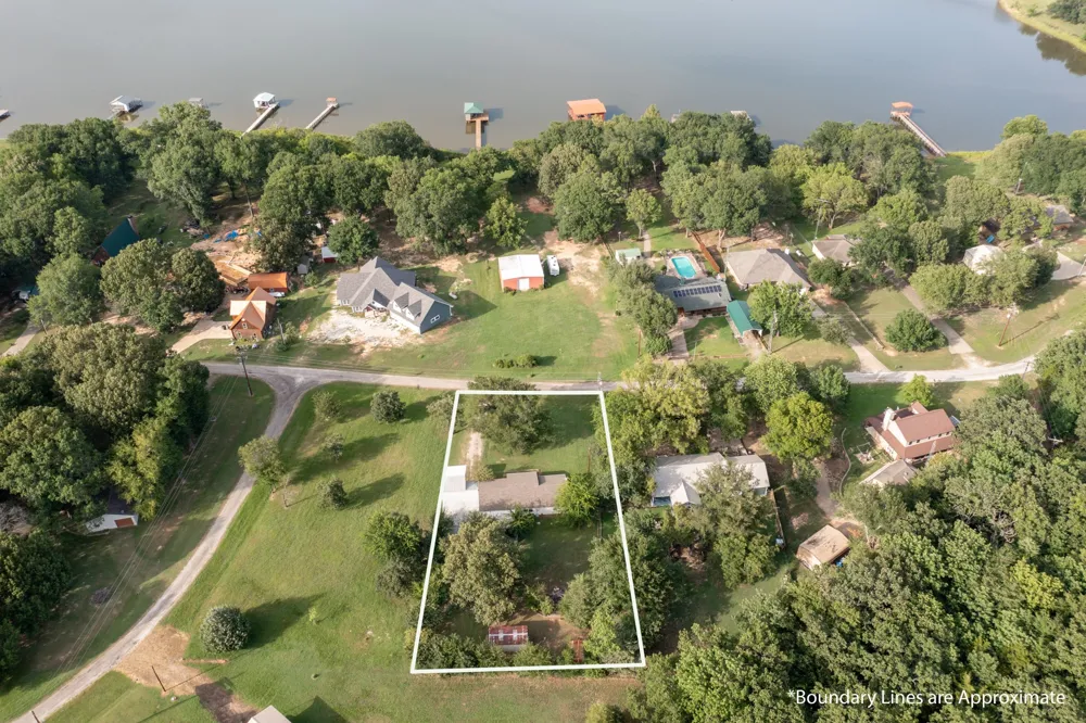 1282 Rs County Road 3325 Emory, TX 75440