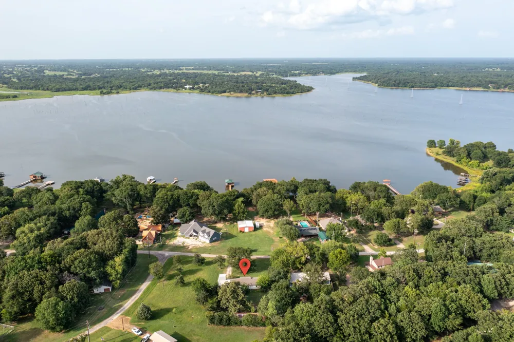 1282 Rs County Road 3325 Emory, TX 75440