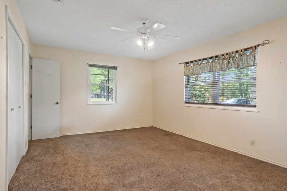 1282 Rs County Road 3325 Emory, TX 75440