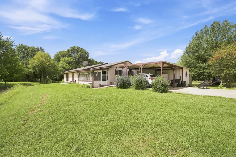 1255 Fm 667 Purdon, TX 76679