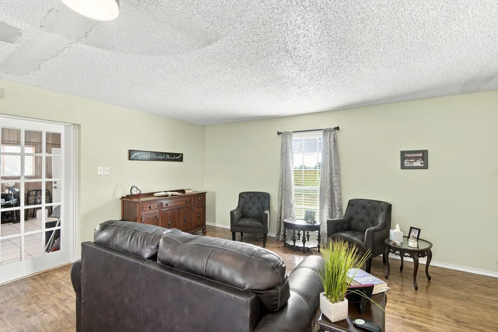 1255 Fm 667 Purdon, TX 76679