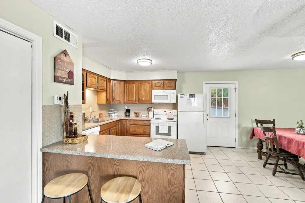 1255 Fm 667 Purdon, TX 76679