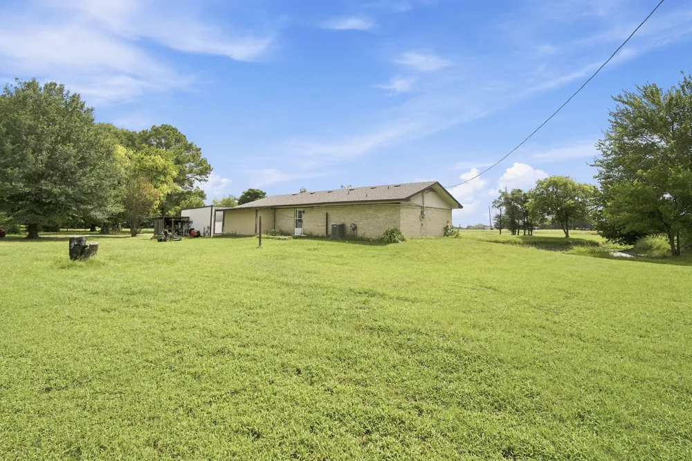 1255 Fm 667 Purdon, TX 76679
