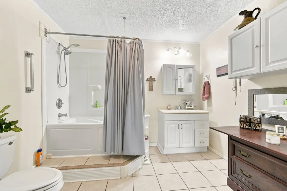 1255 Fm 667 Purdon, TX 76679