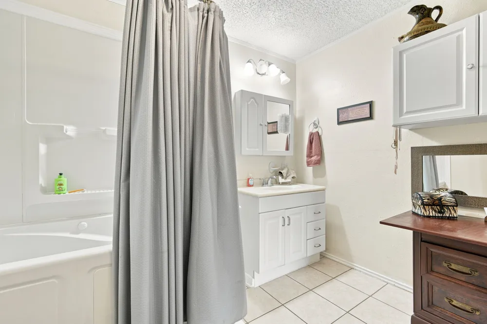 1255 Fm 667 Purdon, TX 76679
