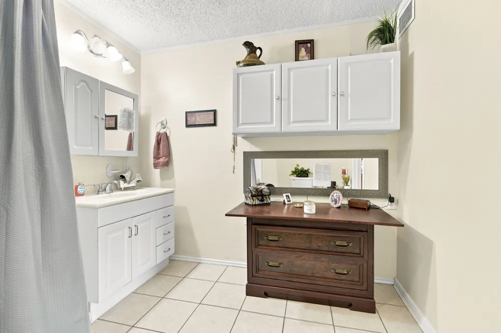1255 Fm 667 Purdon, TX 76679