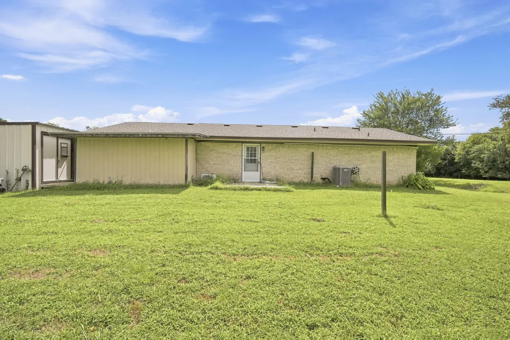 1255 Fm 667 Purdon, TX 76679