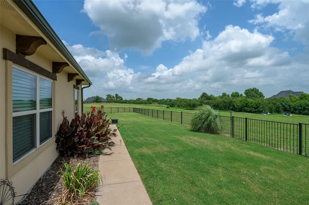 1200 Eagle Glen Pass Gunter, TX 75058