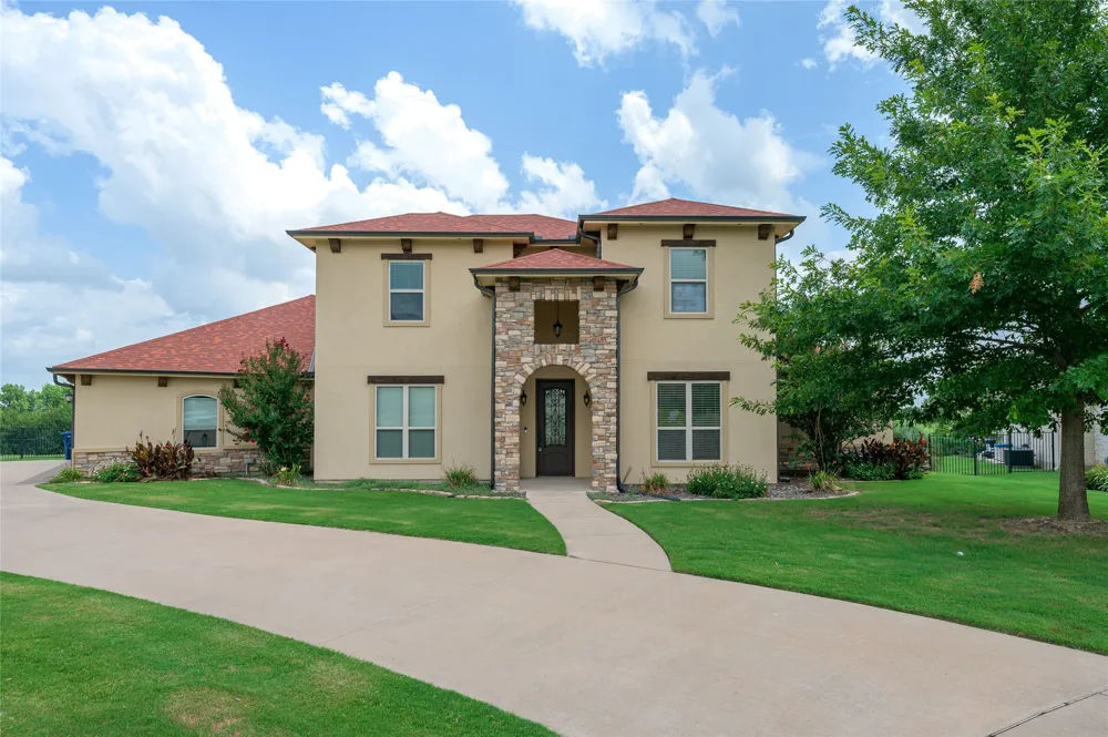 1200 Eagle Glen Pass Gunter, TX 75058