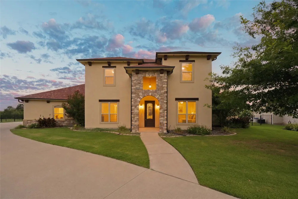 1200 Eagle Glen Pass Gunter, TX 75058