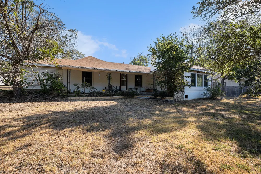116 Lakeshore Trail Whitney, TX 76692