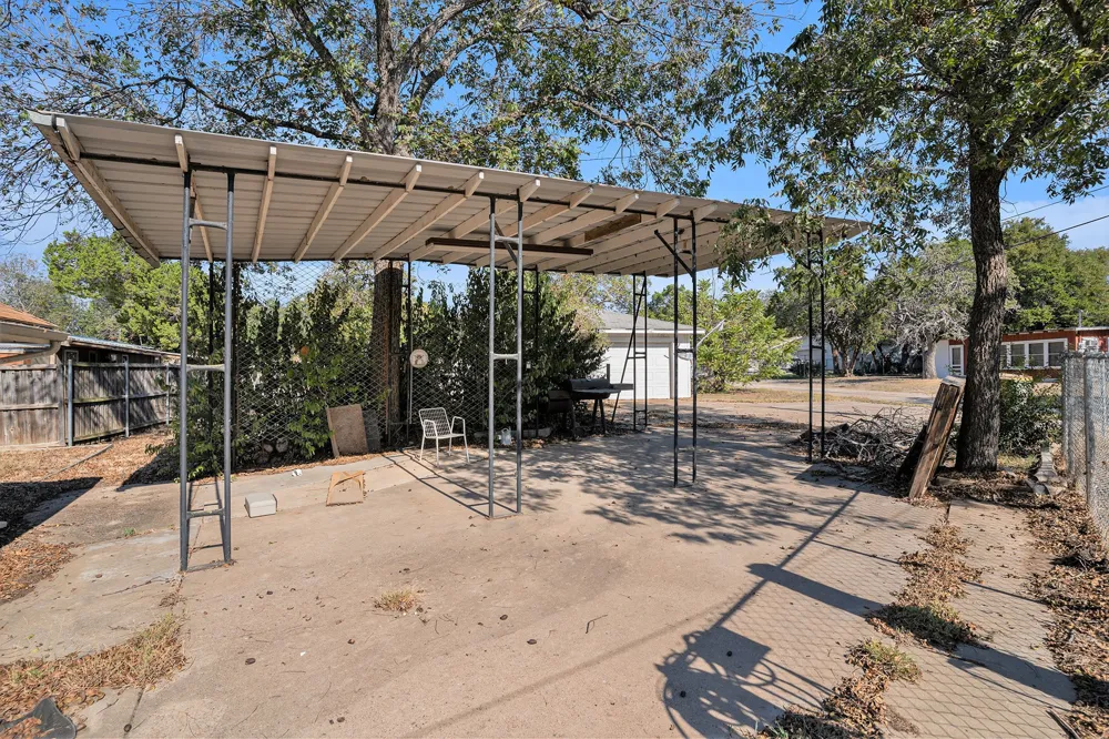 116 Lakeshore Trail Whitney, TX 76692