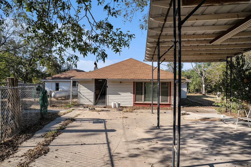 116 Lakeshore Trail Whitney, TX 76692