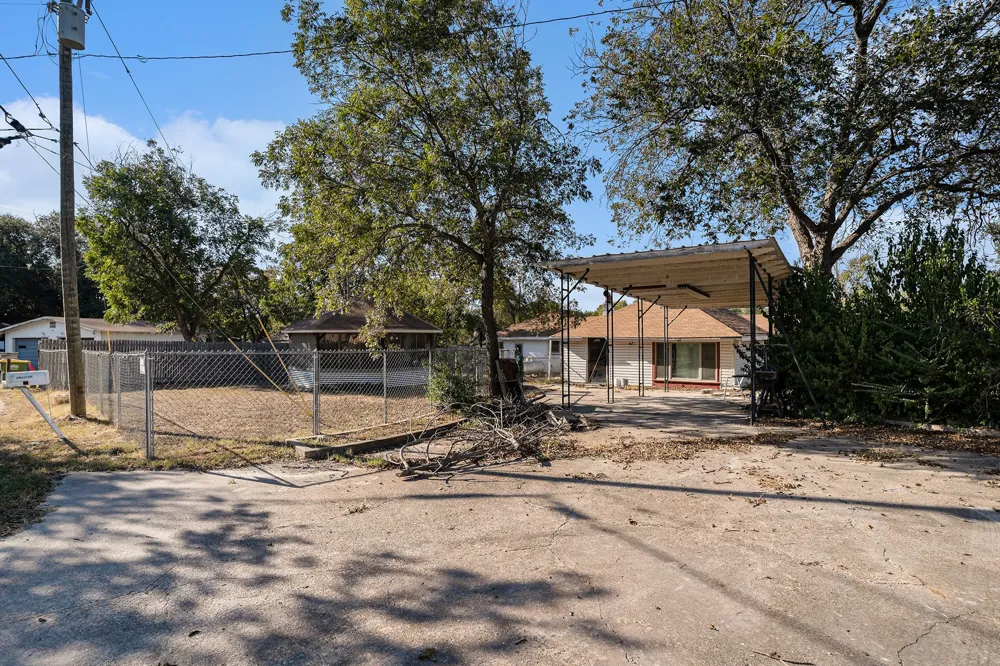 116 Lakeshore Trail Whitney, TX 76692