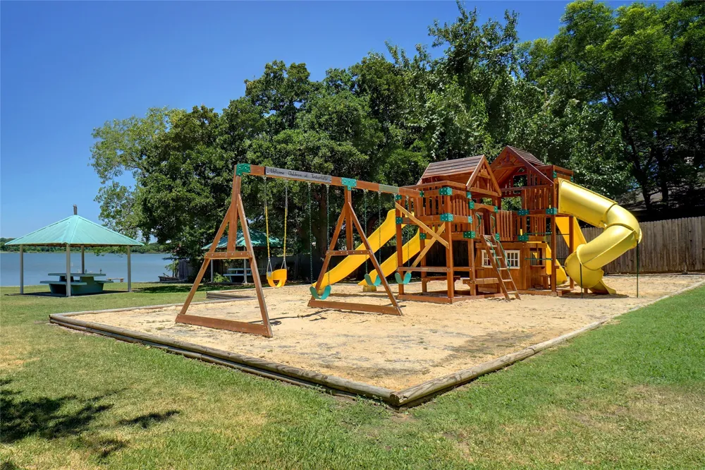 241 Timberlake Drive Azle, TX 76020