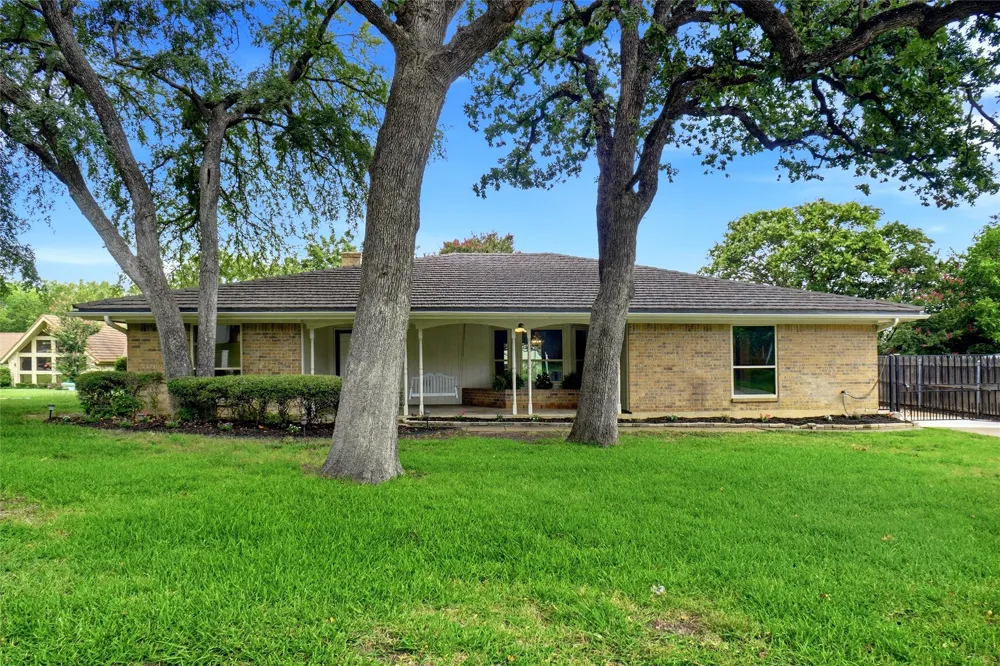 241 Timberlake Drive Azle, TX 76020