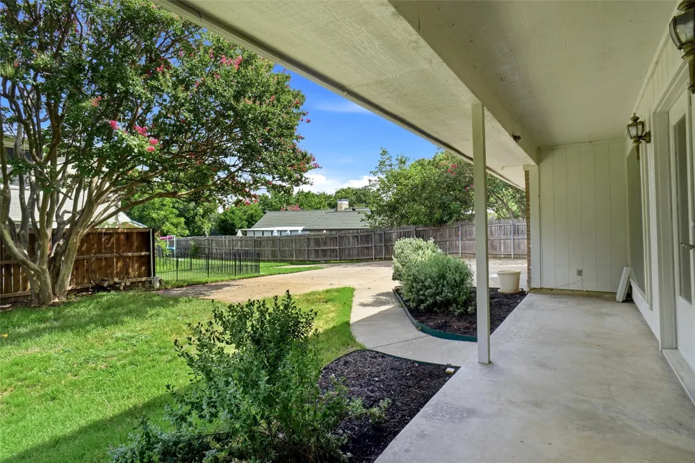 241 Timberlake Drive Azle, TX 76020
