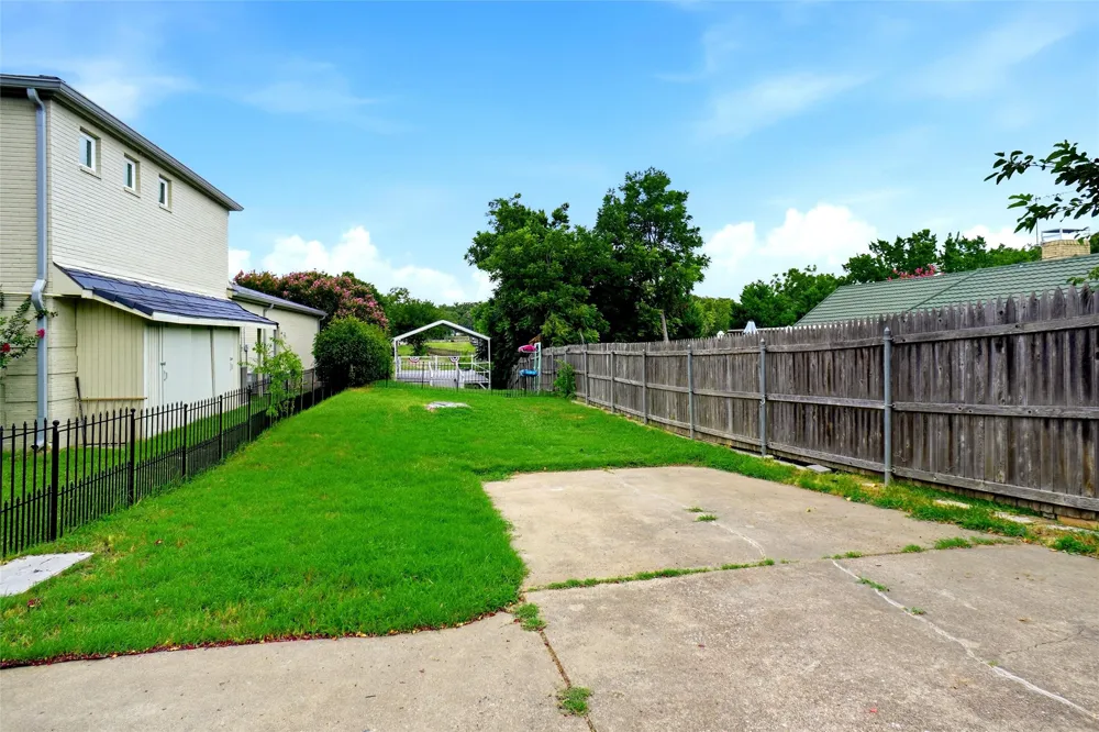 241 Timberlake Drive Azle, TX 76020